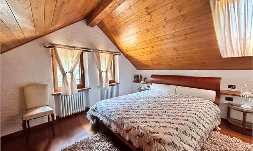 MAGNIFICA CASA DI MONTAGNA CON TERRENO NELLE ALPI